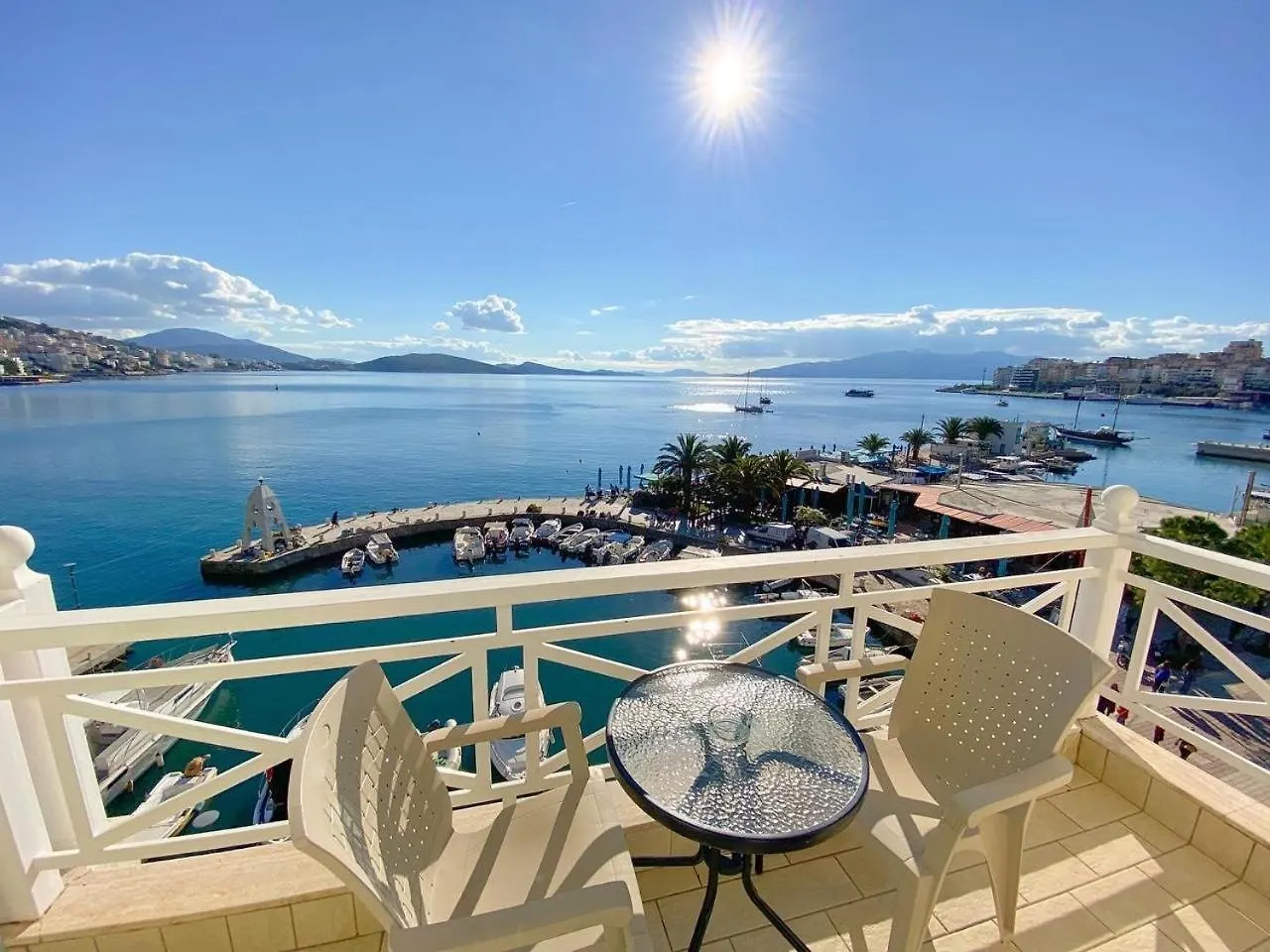 Sun N Blue Hotel Sarandë